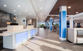 Holiday Inn Express & Suites Chicago - Hoffman Estates By Ihg